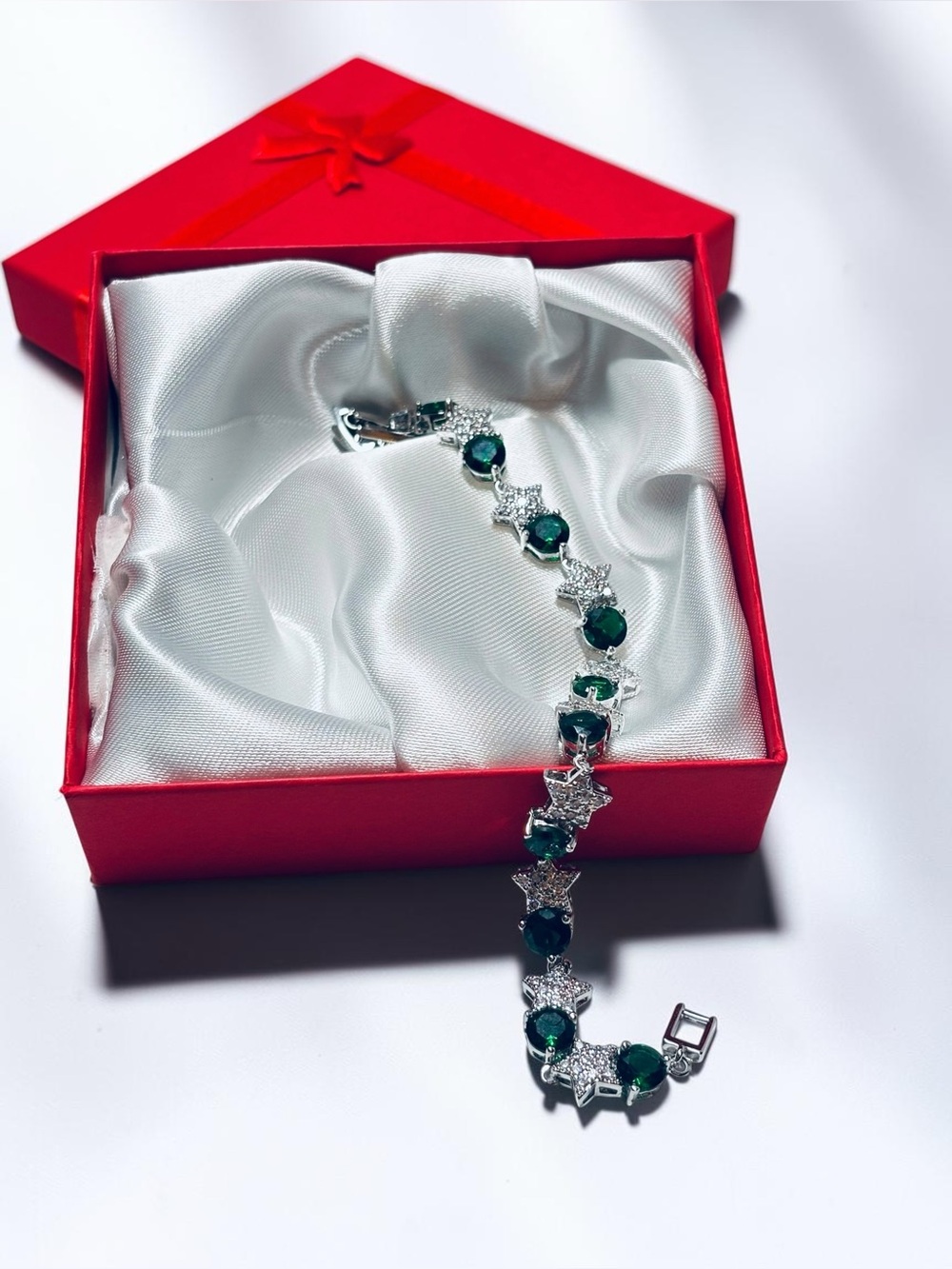 Vintage Style Emerald Green Crystal Rhinestone Star Tennis Bracelet 7.5”